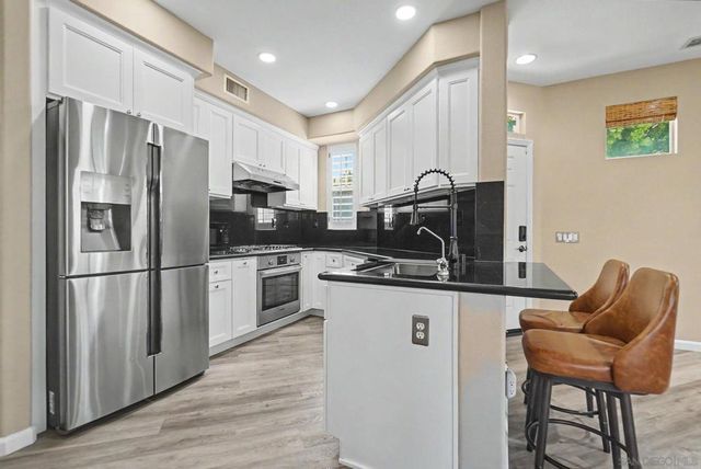 73 Westwind Dr, Tustin, CA 92782