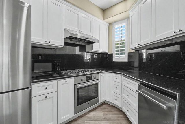 73 Westwind Dr, Tustin, CA 92782