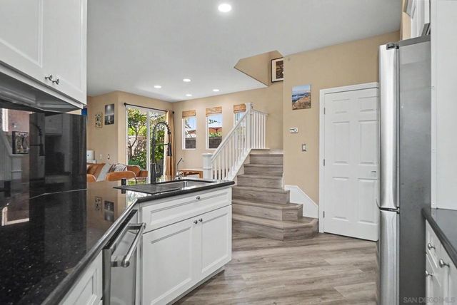 73 Westwind Dr, Tustin, CA 92782