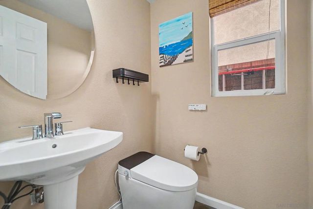 73 Westwind Dr, Tustin, CA 92782
