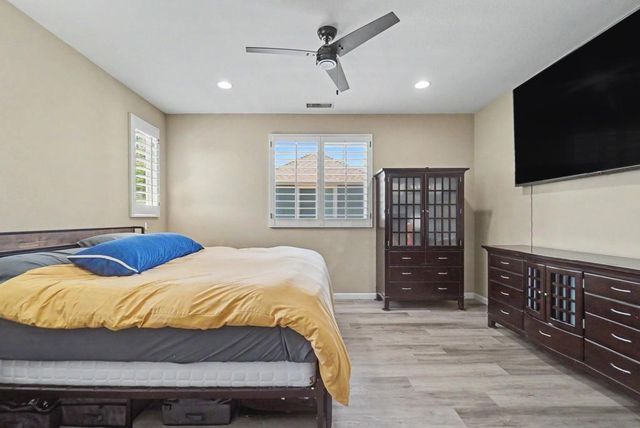 73 Westwind Dr, Tustin, CA 92782