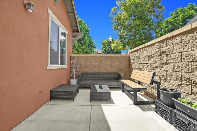 73 Westwind Dr, Tustin, CA 92782