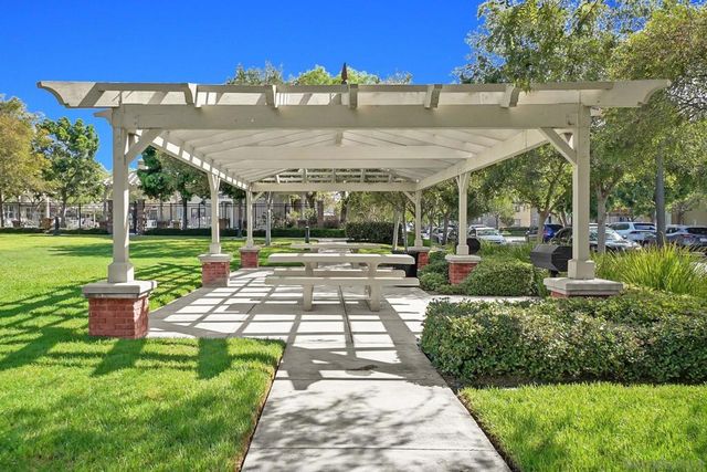 73 Westwind Dr, Tustin, CA 92782