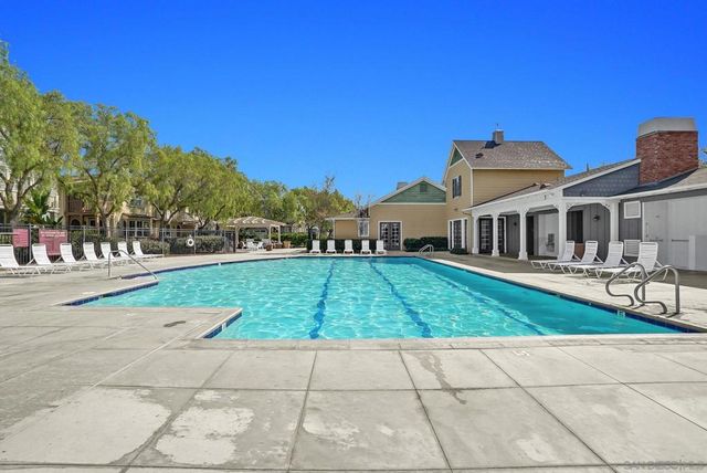 73 Westwind Dr, Tustin, CA 92782