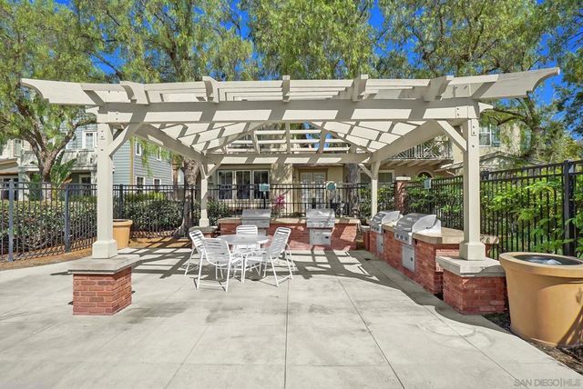 73 Westwind Dr, Tustin, CA 92782