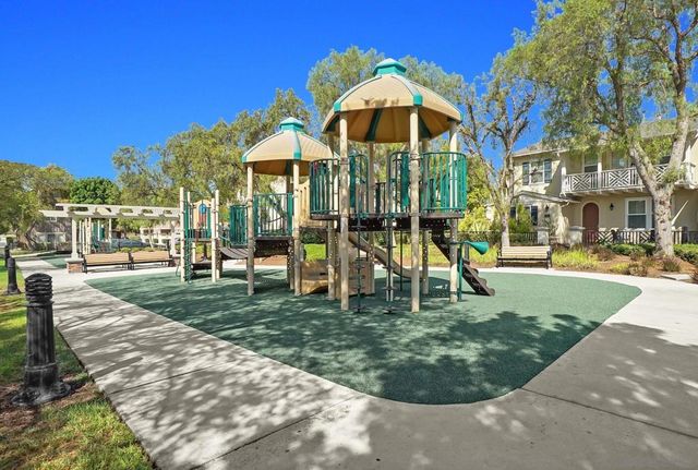 73 Westwind Dr, Tustin, CA 92782