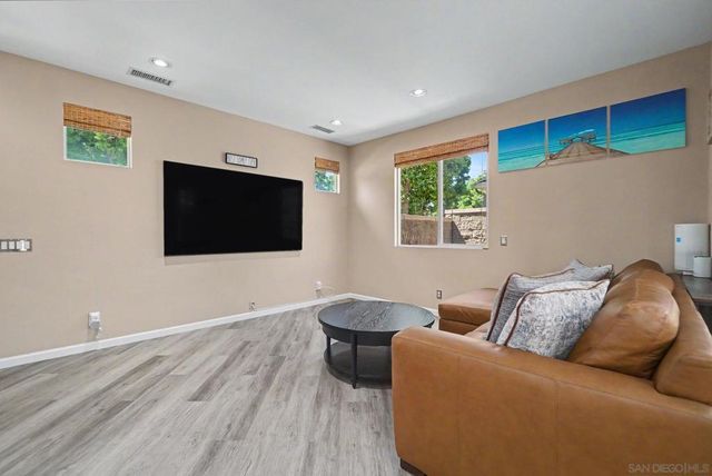 73 Westwind Dr, Tustin, CA 92782