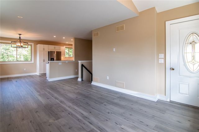 127 Dunbar Dr, Wilkins Twp, PA 15235