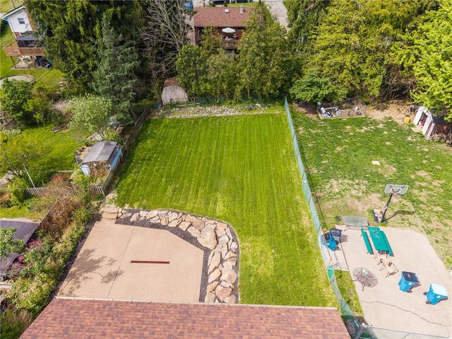 127 Dunbar Dr, Wilkins Twp, PA 15235
