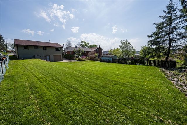127 Dunbar Dr, Wilkins Twp, PA 15235