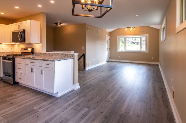127 Dunbar Dr, Wilkins Twp, PA 15235
