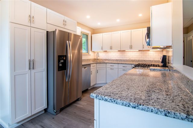 127 Dunbar Dr, Wilkins Twp, PA 15235