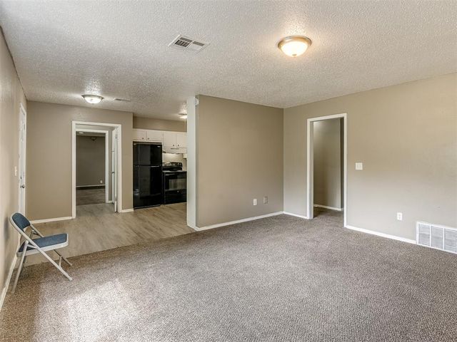 304 W Campbell Drive, Midwest City, OK 73110