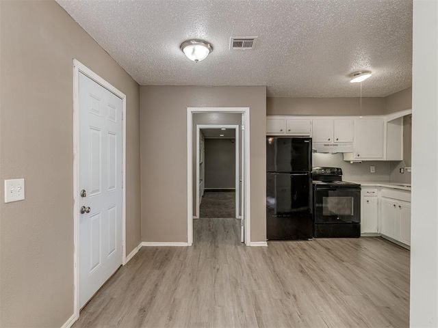 304 W Campbell Drive, Midwest City, OK 73110
