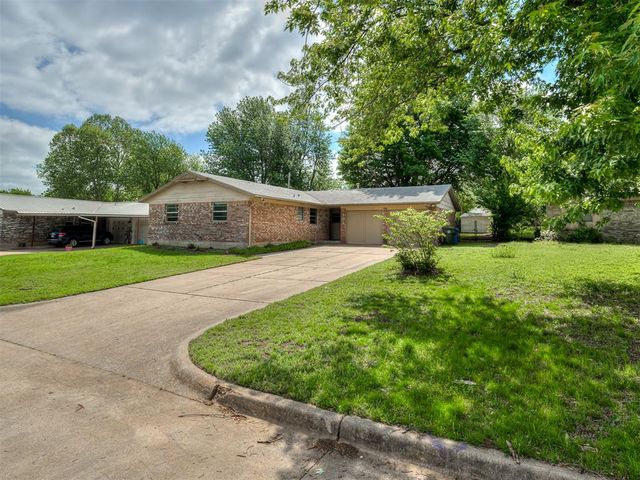 304 W Campbell Drive, Midwest City, OK 73110