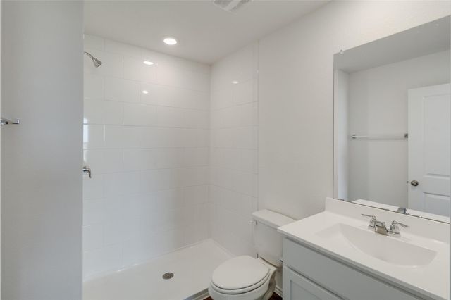 175 Safflower DR, Uhland, TX 78640