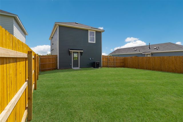 175 Safflower DR, Uhland, TX 78640