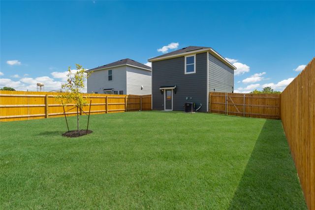 175 Safflower DR, Uhland, TX 78640