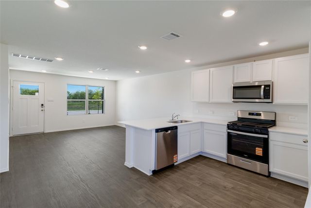 175 Safflower DR, Uhland, TX 78640
