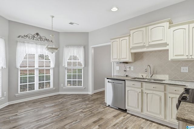 120 NARROWS POINT COURT, Birmingham, AL 35242