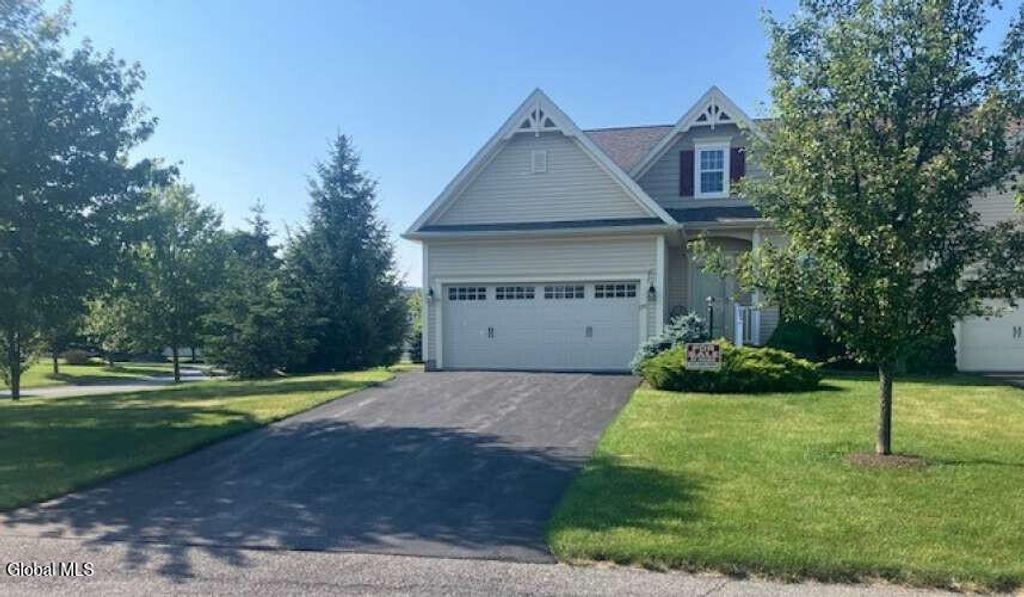 35 Beekman Place, Queensbury, NY 12804