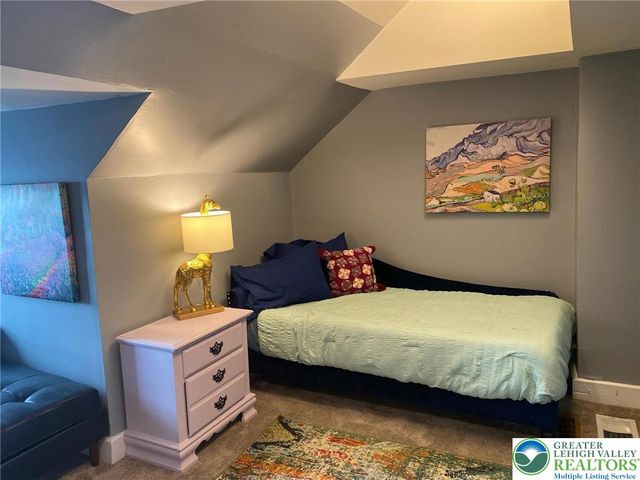 37 Evergreen Street, Nazareth Boro, PA 18064