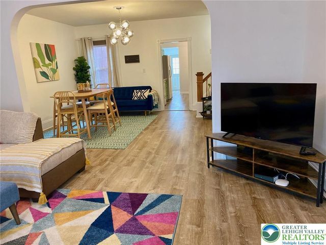 37 Evergreen Street, Nazareth Boro, PA 18064