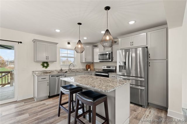 2413 Ridgewood Court, Jeffersonville, IN 47130