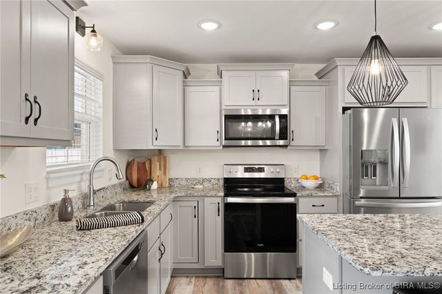 2413 Ridgewood Court, Jeffersonville, IN 47130