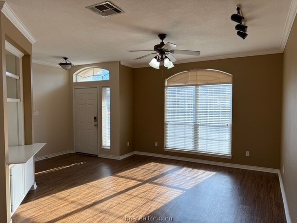 219 Fraternity, College Station, TX 77845 — photo 2