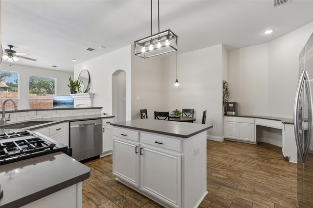 5141 Comstock Circle, Fort Worth, TX 76244