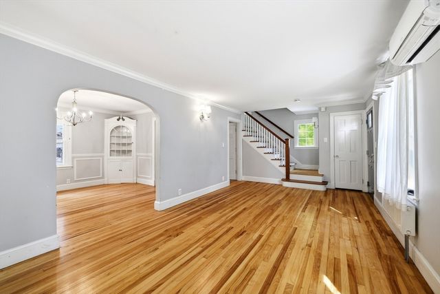 32 Lincoln Rd, Longmeadow, MA 01106