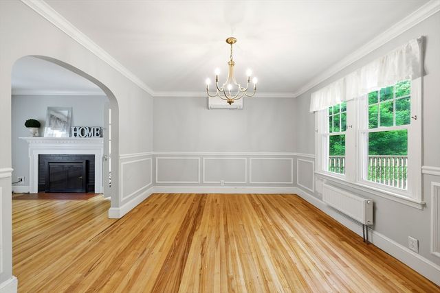 32 Lincoln Rd, Longmeadow, MA 01106