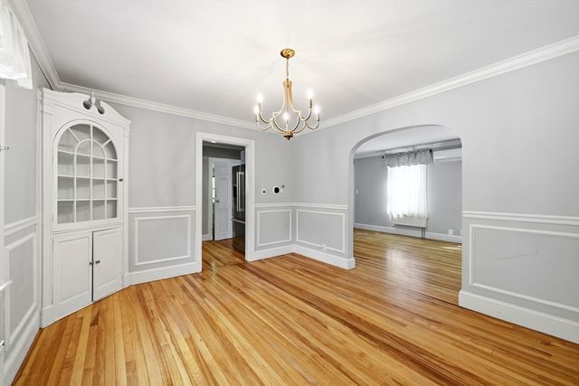 32 Lincoln Rd, Longmeadow, MA 01106