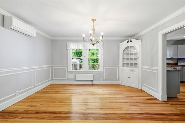 32 Lincoln Rd, Longmeadow, MA 01106