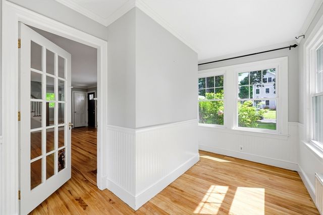 32 Lincoln Rd, Longmeadow, MA 01106