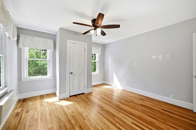 32 Lincoln Rd, Longmeadow, MA 01106