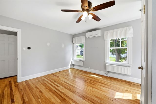 32 Lincoln Rd, Longmeadow, MA 01106