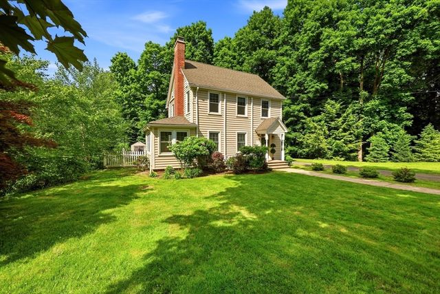 32 Lincoln Rd, Longmeadow, MA 01106