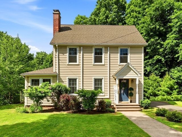 32 Lincoln Rd, Longmeadow, MA 01106