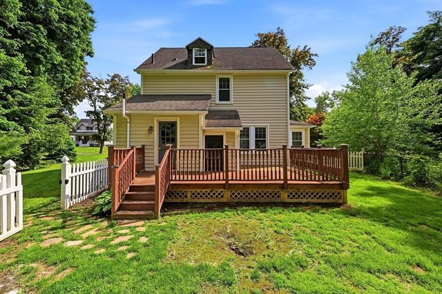32 Lincoln Rd, Longmeadow, MA 01106