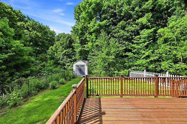 32 Lincoln Rd, Longmeadow, MA 01106