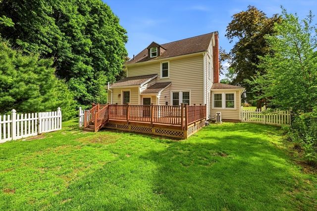 32 Lincoln Rd, Longmeadow, MA 01106