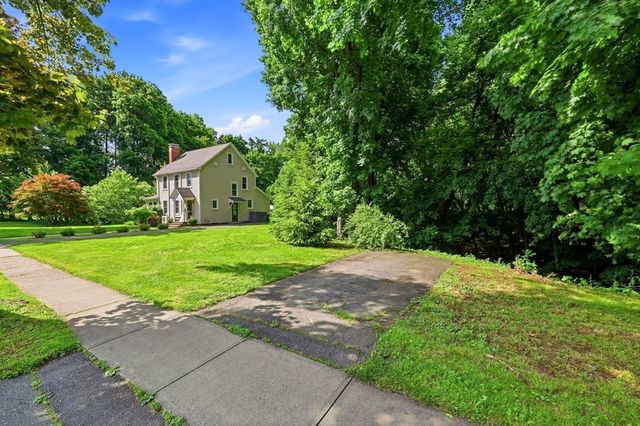 32 Lincoln Rd, Longmeadow, MA 01106