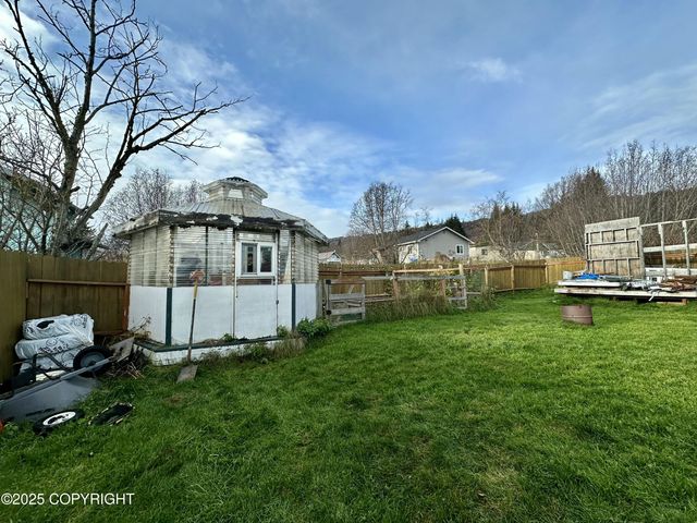 4671 Early Spring Street, Homer, AK 99603