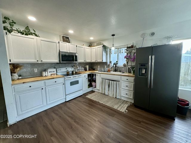 4671 Early Spring Street, Homer, AK 99603