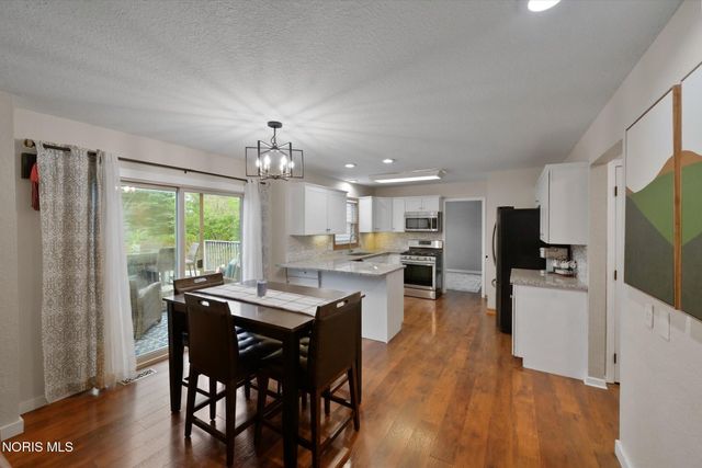 548 Fox View Court, Perrysburg, OH 43551