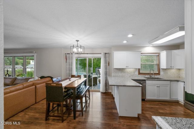548 Fox View Court, Perrysburg, OH 43551