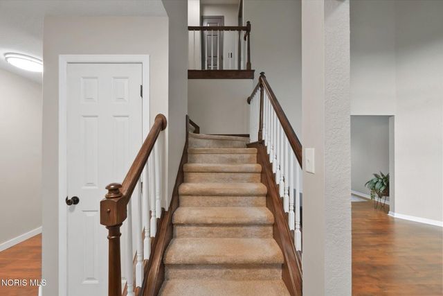 548 Fox View Court, Perrysburg, OH 43551