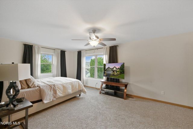 548 Fox View Court, Perrysburg, OH 43551